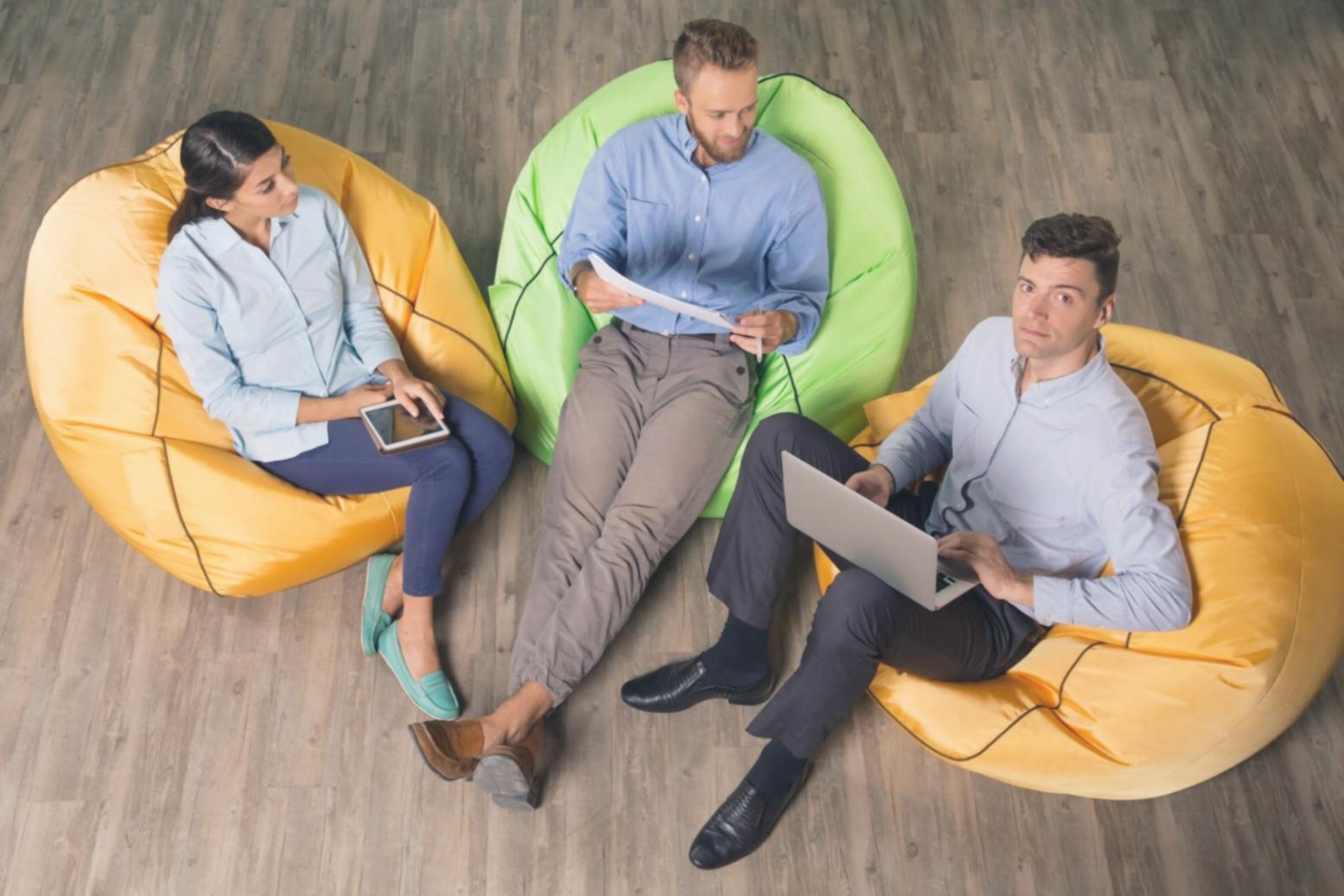Team bei der Arbeit im Büro in Bautzen
