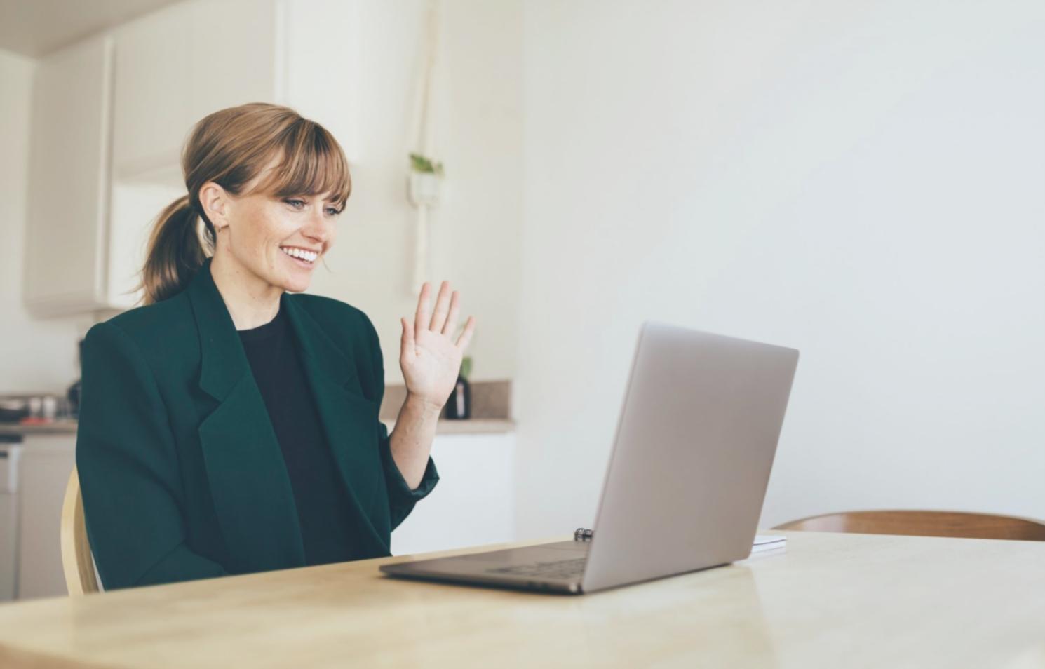 Workshop-Situation mit Finanzplanungsunterlagen