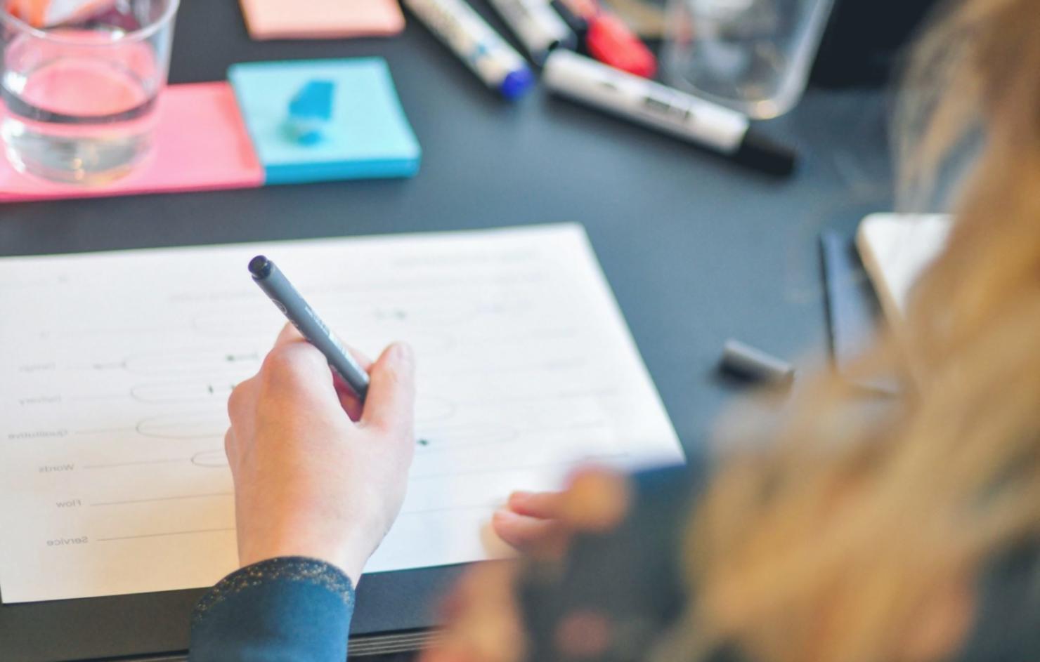 Analyse von Finanztrends und Budgetplanung